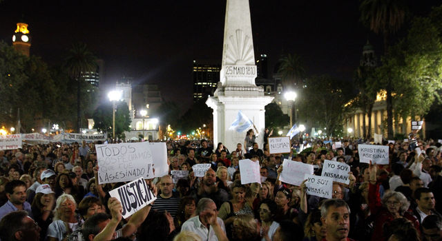 Miles-personas-marcharon-esclarecimiento-Nisman_IECIMA20150119_0065_17